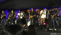 Konser amal ini digelar untuk menggalang dana dalam rangka membantu korban gempa di Cianjur.