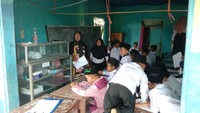 Diakui Kepala MDTA Bhidayatunnihayah, Wahyudi menjelaskan usia bangunan madrasah ini cukup lapuk. Banyak material bangunan yang rapuh.