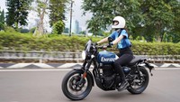 Dengan sistem pengabutan injeksi bahan bakar, mesin ini diklaim menghasilkan 20,2 bhp pada 6100 rpm dan torsi 27 Nm pada 4.000 rpm. Foto: Royal Enfield