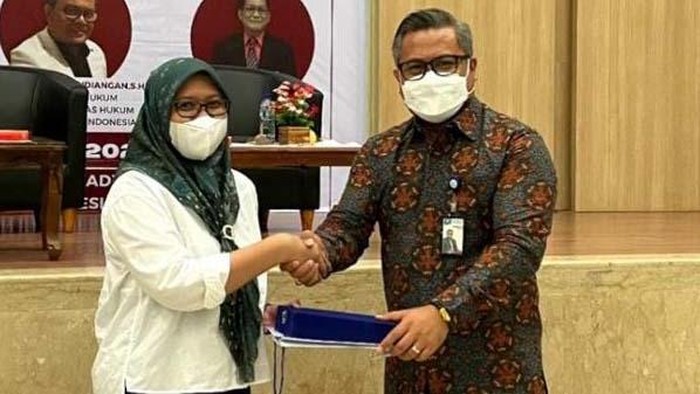 Senat Mahasiswa Fakultas Hukum Universitas Kristen Indonesia gelar seminar nasional. Seminar ini membahas sistem dan mekanisme tindak pidana Skema Piramida.