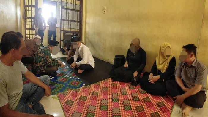 Sepasang kekasih di Aceh melangsungkan pernikahan di dalam penjara. (Foto: Dok Polres Aceh Tamiang)