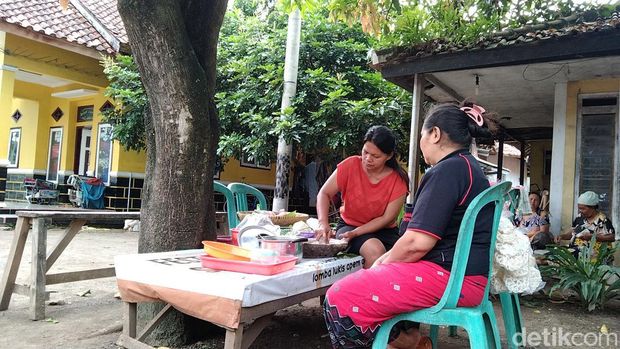 Suasana di 'Kampung TKW' Majalengka.
