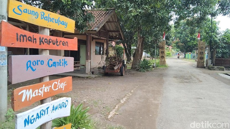 Suasana di Kampung TKW Majalengka. Suasana di Kampung TKW Majalengka.