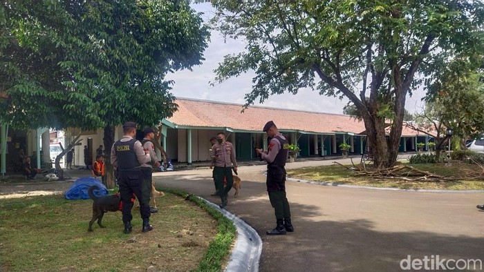 Suasana persiapan di Puro Mangkunegaran jelang Tasyakuran Pernikahan Kaesang dan Erina, Kamis (8/12/2022).