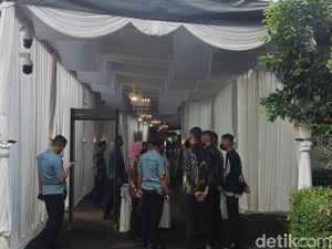 Suasana Terkini Jelang Acara Pengajian di Kediaman Erina Calon Istri Kaesang