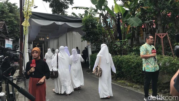 Momen Tamu Berdatangan ke Semakan Al-Quran di Rumah Erina Hari Ini