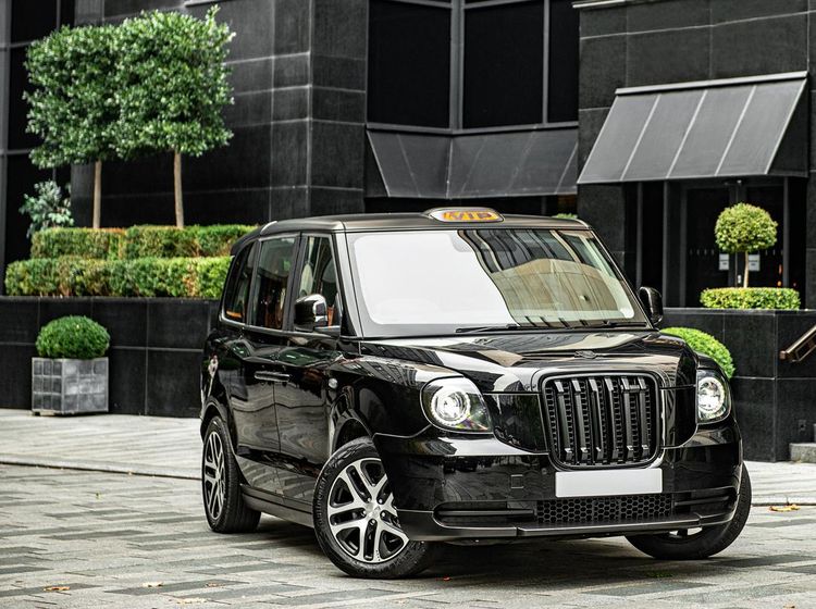 Taksi Bukan Sembarang Taksi, Pakai Grille Mirip Maybach-Jok Ala Bugatti