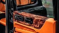 Interior dengan warna burnt orange. Foto: Kahn Design