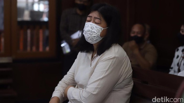 Terdakwa penipuan emas batangan senilai Rp 17,53 miliar