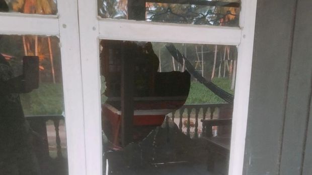 Teror pembakaran dan pelemparan rumah di Bone diduga imbas pilkades.