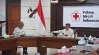Sebelumnya, Toyota  Indonesia melalui PT Toyota-Astra Motor (TAM) juga telah menyerahkan bantuan kepada Badan Penanggulangan Bencana Daerah (BPBD) setempat.