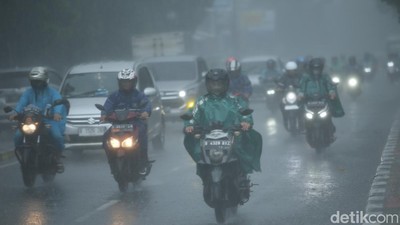 Ancang-ancang Pemprov DKI soal WFH Saat Cuaca Esktrem