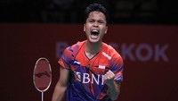 Anthony menang rubber-game 21-14, 12-21, dan 21-19 atas Chou Tien Chen. Jonatan juga melalui pertarungan tiga gim, untuk menang 16-21, 22-20, dan 21-10 atas Loh Kean Yew. 