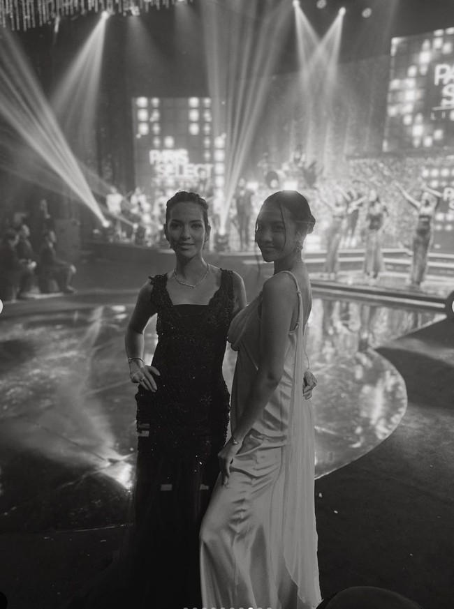 Istri Ardi Bakrie, Nia Ramadhani juga tampak menghadiri pesta mewah ulang tahun Manoj Punjabi yang digelar di Bali. Terlihat jika pesta tersebut berlangsung dengan begitu meriah. Foto: Instagram/@anyageraldine