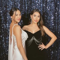 Tak ketinggalan Frederica Cull juga tampil mempesona menghadiri acara ulang tahun ke-50 Manoj Punjabi. Frederica tampil mengenakan gaun berwarna hitam. Foto: Instagram/@anyageraldine