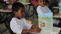 Pendidikan merupakan hak asasi manusia yang mendasar dan merupakan salah satu komponen penting untuk mencapai pembangunan berkelanjutan. Asuransi Astra bersama Yayasan English Goes to Kampung menjalin kolaborasi mewujudkan insan penerus bangsa dalam mempersiapkan mereka mendapatkan kesempatan bekerja di kampung halamannya dengan membangun dan meresmikan Learning Center di Sumba Barat.
