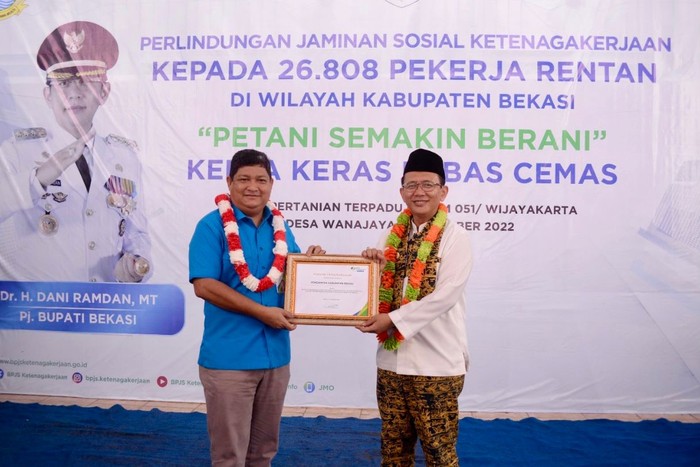 BPJS Ketenagakerjaan Beri Perlindungan Sosial ke Petani di kabupaten Bekasi