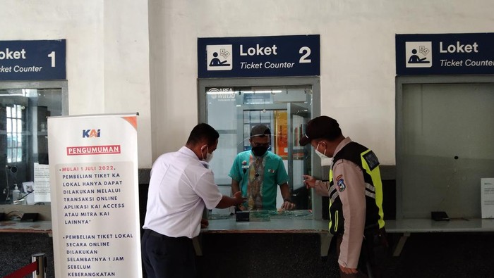 Calon Penumpang Pecahkan Kaca Loket Stasiun Sukabumi Berprofesi Guru Ngaji