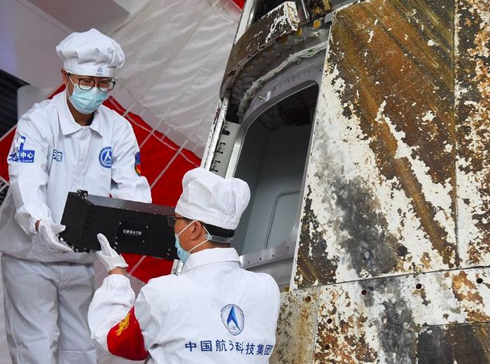 China melakukan eksperimen menanam padi di luar angkasa.