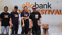 Menarik, festival ini tidak dipungut biaya lho. Pengunjung hanya perlu mengunduh aplikasi Allo Bank kemudian top up saldo minimal Rp 25 ribu.