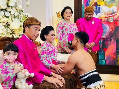 Foto: Jan Ethes Hingga Sedah Mirah yang Bikin Salfok Saat Sungkeman Kaesang