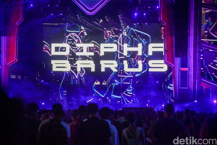 Dipha Barus Meriahkan Hari Pertama DWP 2022 Dipha Barus Meriahkan Hari Pertama DWP 2022