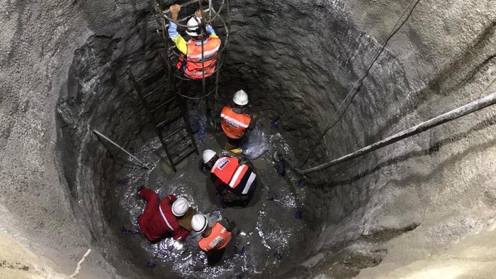 Pembangunan terowongan 12,5 km untuk proyek PLTA Batang Toru di Tapanuli Selatan, Sumatera Utara dilakukan oleh PT DAHANA.