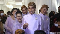 Jokowi pun berharap ijab kabul keduanya berjalan lancar esok hari.