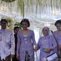 Midodareni menjadi rangkaian acara terakhir sebelum Kaesang dan Erina Gudono melangsungkan akad nikah. Acara tersebut berlangsung di kediaman keluarga Gudono di Sleman, Yogyakarta, pada Jumat (9/12/2022). Foto: Jauh Hari Wawan S/detikJateng