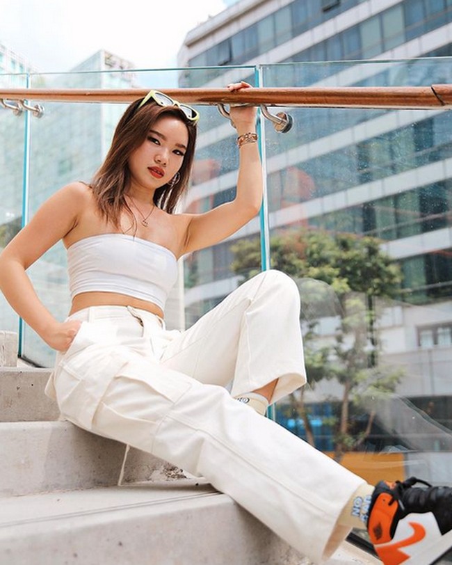 Eunice mengaku bahwa pekerjaannya juga termasuk bersih-bersih rumah dan mencuci piring. Foto: dok. Instagram/@mermaid.sg