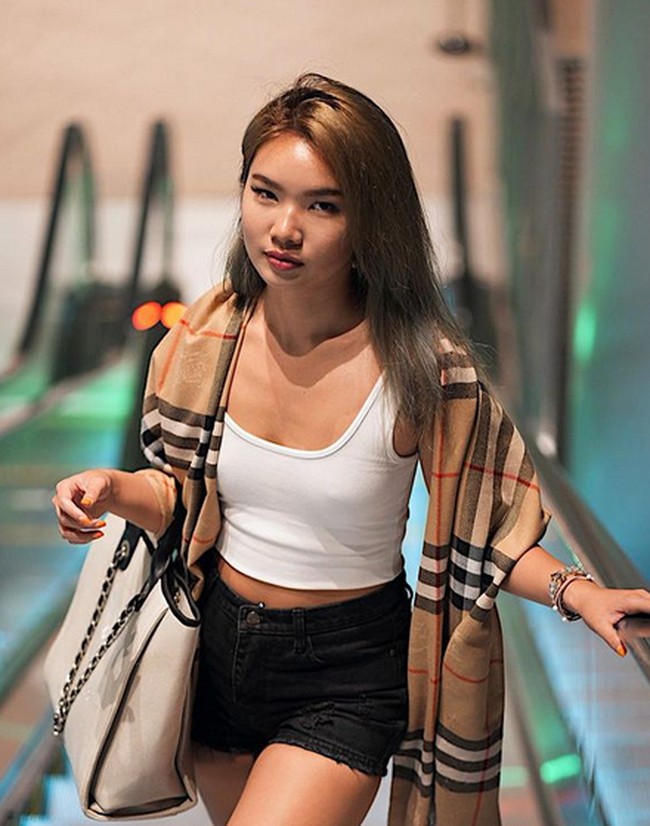 Eunice Ng dipekerjakan Gracie Hartie jadi asisten setelah bintang OnlyFans itu membuka iklan lowongan kerja di media sosialnya. Lowongan kerja tersebut jadi viral karena iming-iming gajinya yang besar, mencapai Rp 80 jutaan sebulan. Foto: dok. Instagram/@mermaid.sg