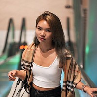 Eunice Ng dipekerjakan Gracie Hartie jadi asisten setelah bintang OnlyFans itu membuka iklan lowongan kerja di media sosialnya. Lowongan kerja tersebut jadi viral karena iming-iming gajinya yang besar, mencapai Rp 80 jutaan sebulan. Foto: dok. Instagram/@mermaid.sg