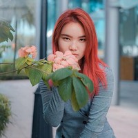 Eunice Ng, influencer dan content creator asal Singapura yang dipekerjakan jadi asisten pribadi model OnlyFans Gracie Hartie. Pesona Eunice tak kalah cantik dari bosnya. Foto: dok. Instagram/@mermaid.sg