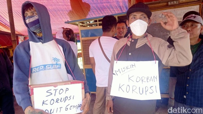 Gelar Teatrikal, Aktivis Sukabumi Ingatkan Soal Ancaman KPK Terkait Bantuan Gempa