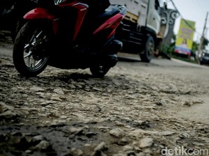 Viral Jalan Parung Panjang Rusak Parah, PUPR Buka Suara