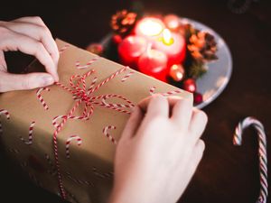 15 Ide Kado Natal 2022 untuk Keluarga atau Sahabat, Berkesan dan Bermanfaat