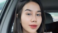 Mayang Lucyana Fitri adalah adik mendiang Vanessa Angel. Belum lama ini ia melakukan operasi hidung agar bisa tampil cantik maksimal. Foto: Instagram @mayaang.lucyaana / Youtube