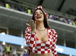 Ivana Knoll, Suporter Seksi Kroasia Sita Perhatian di Dunia Maya