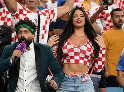Ivana Knoll, Suporter Seksi Kroasia Sita Perhatian di Dunia Maya