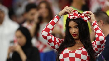 Ivana mengaku masyarakat Qatar juga menerima penampilannya tersebut. Foto: AFP via Getty Images/ADRIAN DENNIS