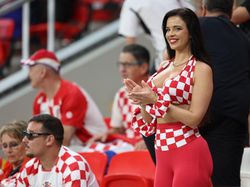 Ivana Knoll, Suporter Seksi Kroasia Sita Perhatian di Dunia Maya