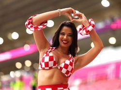 Ivana Knoll, Suporter Seksi Kroasia Sita Perhatian di Dunia Maya