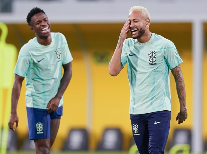 DOHA, QATAR - DECEMBER 08: Neymar of Brasil runs during a training session on match day -1 at Al Arabi SC Stadium on December 8, 2022 in Doha, Qatar. (Photo by Khalil Bashar/Jam Media/Getty Images)