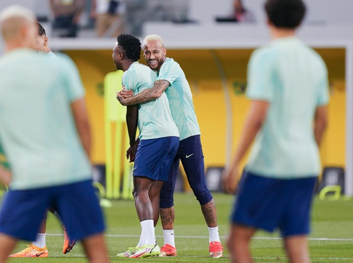 DOHA, QATAR - DECEMBER 08: Neymar of Brasil runs during a training session on match day -1 at Al Arabi SC Stadium on December 8, 2022 in Doha, Qatar. (Photo by Khalil Bashar/Jam Media/Getty Images)