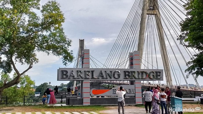 Jembatan Barelang, salah satu ikon pariwisata kota Batam, Kepri yang sering dikunjungi wisatawan. (Foto: Alamudin/detikSumut)