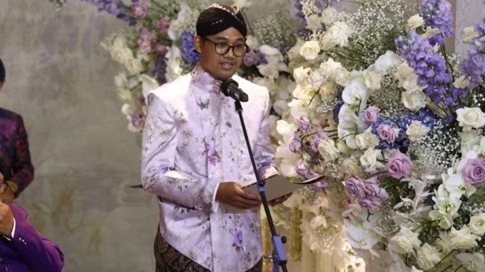 Kakak Erina, Allen Adam Gudono saat malam midodareni, Jumat (9/12/2022).