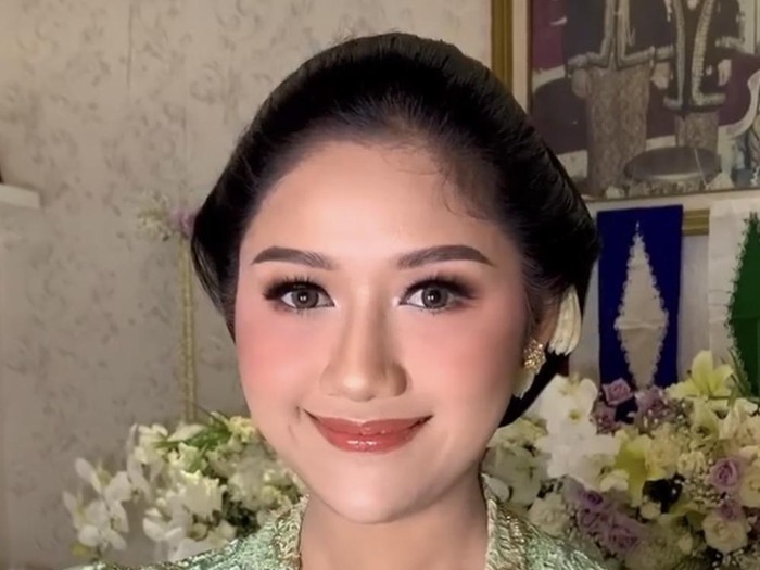 Kebaya Erina Gudono Jelang Siraman Kebaya Erina Gudono Jelang Siraman