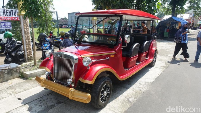 Kendaraan listrik UGM siaga antar tamu Erina calon istri Kaesang Pangarep, Jumat (9/12/2022).