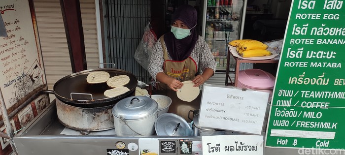 Khao Soy di Halal Street Hilal Town Chiang Mai