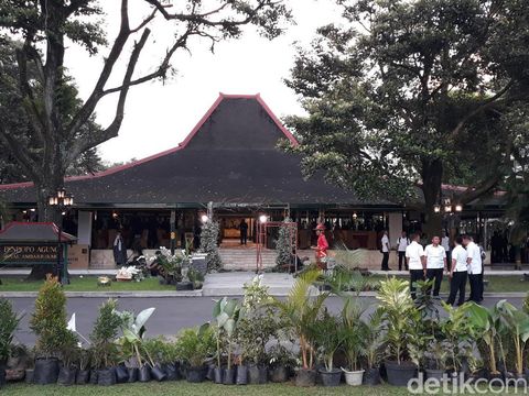 Kondisi terkini Pendopo Agung Royal Ambarrukmo jelang pernikahan Kaesang dan Erina, Jumat (9/12/2022) sore.